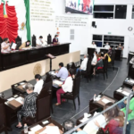 Senado de la República instala árbol navideño ‘estilo Quetzalcóatl’