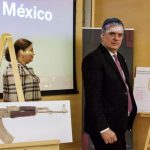 Critican a Aleks Syntek tras confesar que enamoró a su esposa cuando ella era menor de edad