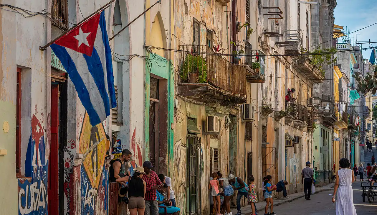 Llega a Cuba primer grupo de solidaridad con ayuda humanitaria para la isla